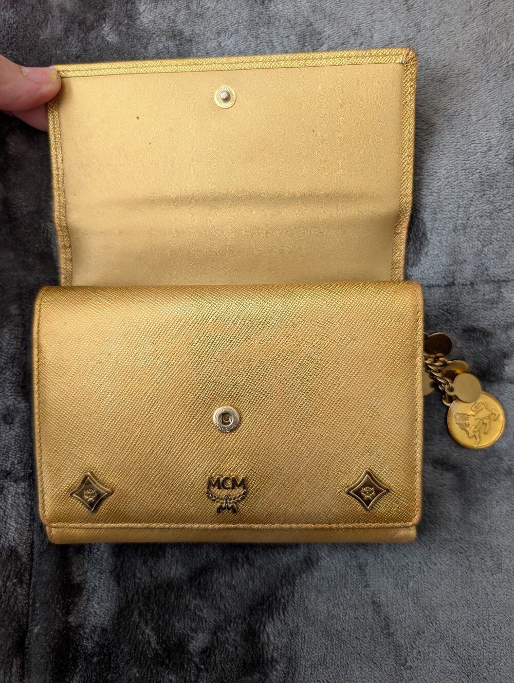 MCM Gold Leather Shoulder Bag and Wallet W/Charms Set In Gorgeous Condition! - Picture 10 of 16